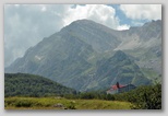 Pietracamela pendant la saison estivale. Une promenade vers les Prati di Tivo de 950 à 1450 mètres d’altitude.