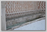 Der Brunnen der 99 Ausläufe
