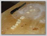 Gli gnocchi fatti in casa al sugo di castrato