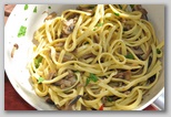 Fettuccine ai funghi prataioli o piopparelli o, perché no, ai protaioli e piopparelli