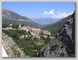 D’Anversa degli Abruzzi, en passant par les gorges du Sagittaire, jusqu’au lac de Scanno