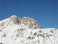 Gran Sasso d'Italia von Campo Imperatore aus gesehen. Skilifte von Campo Imperatore – L'Aquila