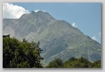 Pietracamela durante il periodo estivo. Una passeggiata verso i Prati di Tivo da quota 950 a 1450 metri.
